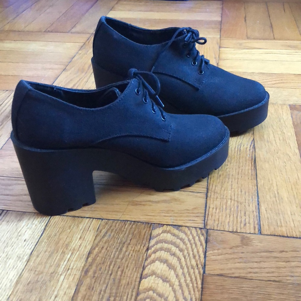 HEELS!!!! - Picture 2 of 5